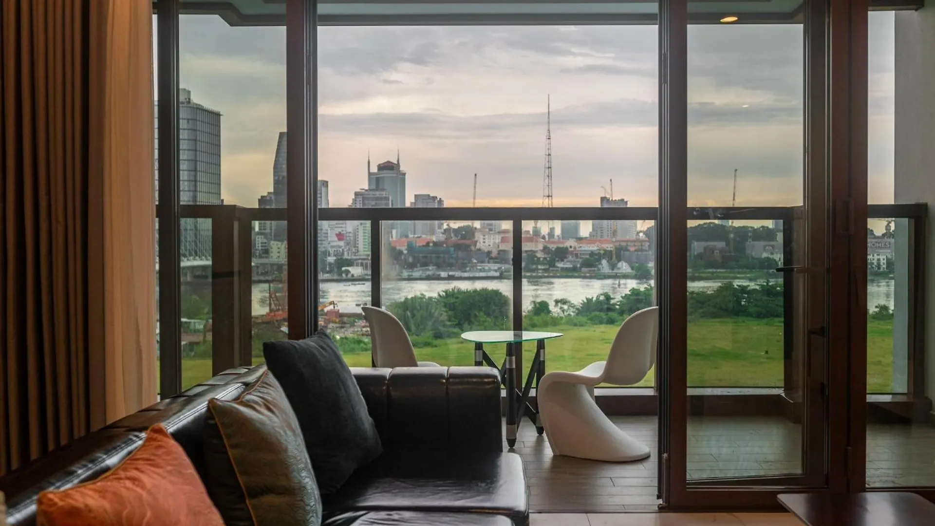 The Galleria Thu Thiem - Panorama Sky View Ho Chi Minh City 0*,